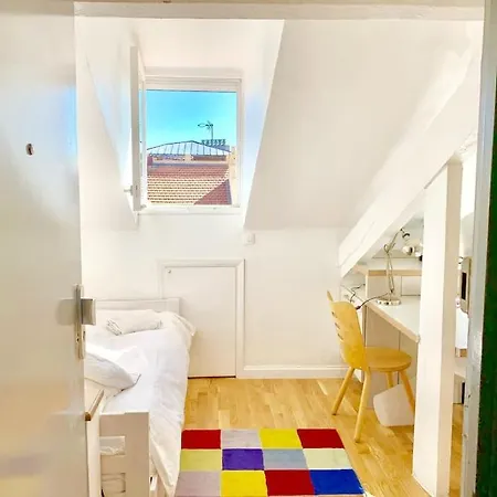 Διαμέρισμα Renovated Chic Location