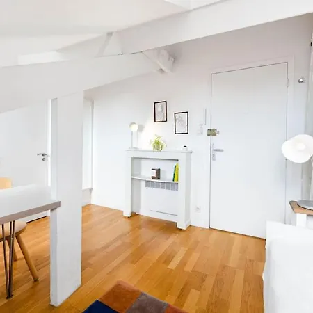 Διαμέρισμα Renovated Chic Location *
