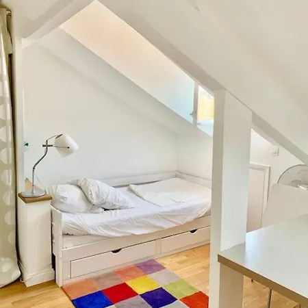 Renovated Chic Location *