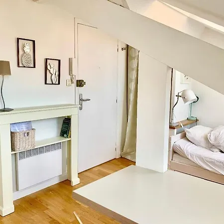 Διαμέρισμα Renovated Chic Location